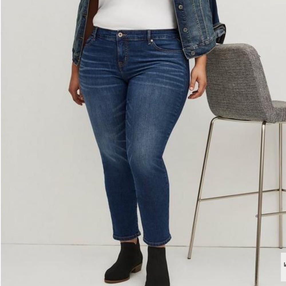 New Torrid Boyfriend Straight Vintage Stretch Mid-Rise Jean